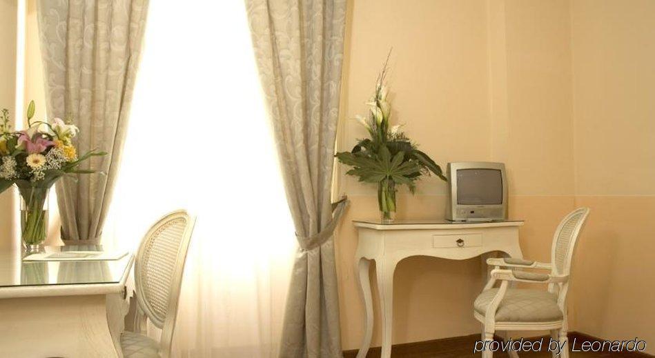 Carlotta Hotel