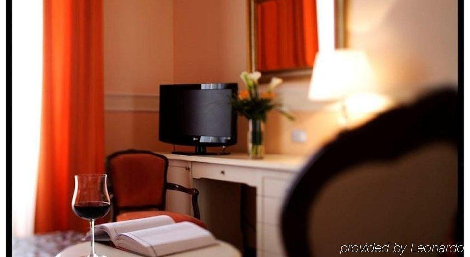 Carlotta Hotel