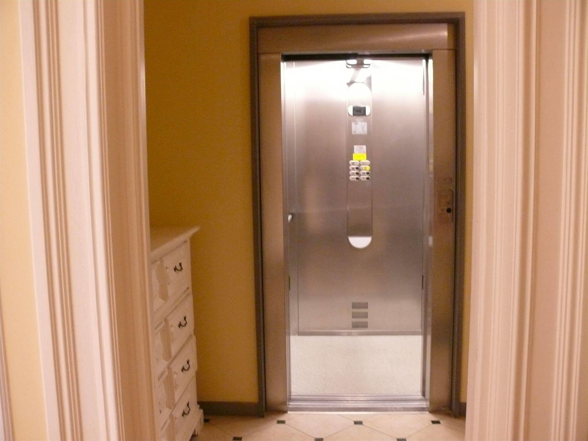 Michelangiolo Aparthotel