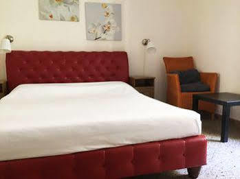 Hostel New
