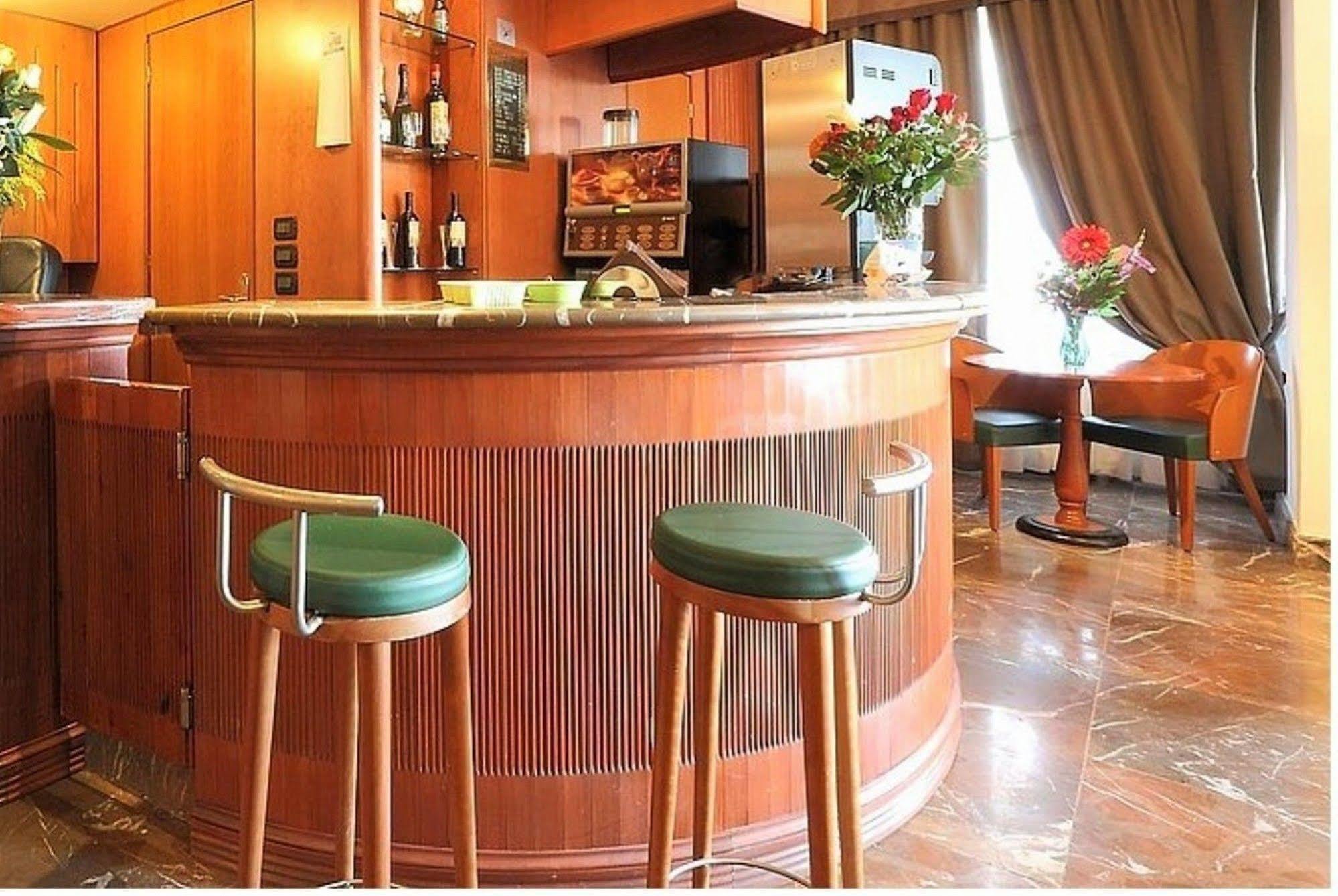 Arcadia Hotel 3*