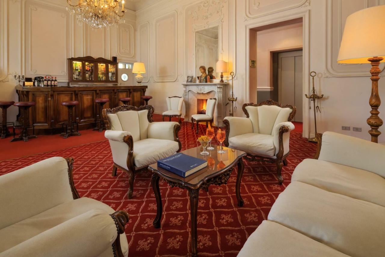 Carlotta Hotel