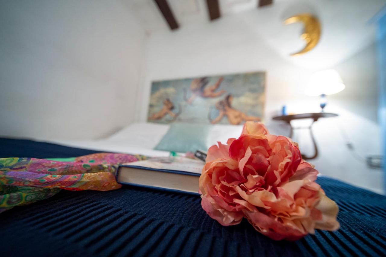 Wonderful Romantic Studio Ponte Vecchio Area Florence