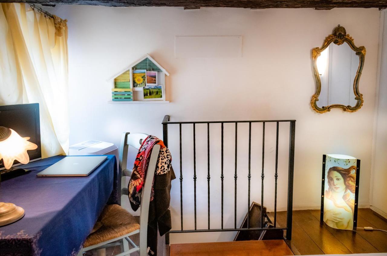 Wonderful Romantic Studio Ponte Vecchio Area *