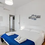 Lulli Cozy Apartment With Balcony