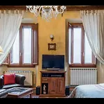 Cozy Apartment In Central Position