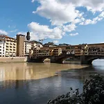 Ponte Vecchio Luxury And Stylish Apartment