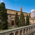 Via Avelli, 4 - Florence Charming Apartments - Delightful And Bright 3Rd-Floor Apartment Without Elevator, Overlooking One Of Florence\'S Most Beautiful Squares, Exceptionally Located For Exploring The City