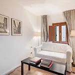 Palazzo Pitti&Boboli Comfortable Apartment