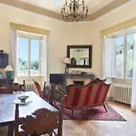 3Bdrm Luxury Apartment In Tuscan Villa,Private Estate, Shared Swimmingpool