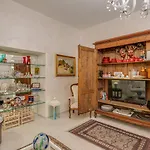 Tintori Place