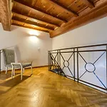 La Casa Di Bruna E Giordano In Santo Spirito