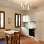 Graceful Apartment In The Heart Of Florence