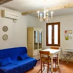 Graceful Apartment In The Heart Of Florence