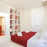 Little Gem Located Near Duomo-Hosted By Sweetstay