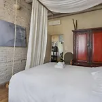 La Maison At The Old Bridge