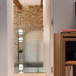 Arts & Crafts Apartments