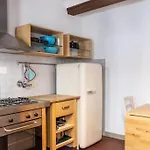 Classic Florentine Flat Near Piazza Santa Croce