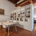 Porta Rossa Modern By Mmega