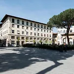 2 Rooms Next To A Market And Piazza Santa Croce - Homeunity