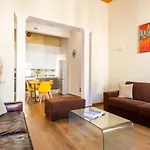 Modern, Bright Near Boboli Gardens & Santo Spirito - Homeunity