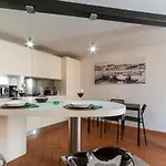 Guelfi Loft In A Historic Palace