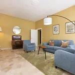 Lilly Apartment