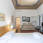 Pitti Suite-Hosted By Sweetstay