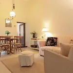 Capponi Deluxe Apartment