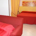 Magnolia - Large And Comfortable Studio Flat