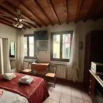Mini Studio Very Central Close To The Train Station