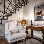 Yid Bargello Luxury Suite