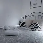 Nazionale B - Two Bedrooms Nearby Central Station