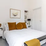 Modern Art Apartment - Art Pieces & Eclectic Deco
