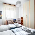 Visarno & University Roomy Flat X6 With Parking