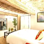 Geppi\'S Apartments