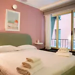 Modern Studio Apartment In Front Of Ponte Vecchio