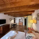 Santo Spirito Historic Studio Apartment