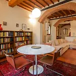 Central And Quiet Apartment