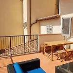 Servi Elegant Apartment With Terrace