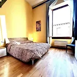 Florence Apartment Wi-Fi Netflix Conditioned Air