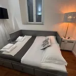 Chic Florence Retreat City Gem