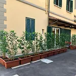 Chic Florence Retreat City Gem
