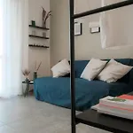 Florence Minimal Nest