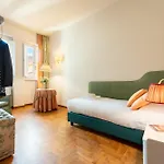 Via Panzani 16, 3Th Floor - Antonella - Elegant & Spacious, 3-Bedroom In Historic Center