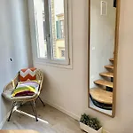 Old Sweet Florence- Art Apartment