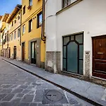 Roommo Carmine