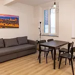 Charming & Modern Apartment Near Santo Spirito