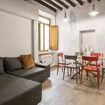 Laurel Apartment By Mmega