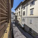 Apartment Degas Near Santa Maria Del Fiore Cathedral By Halldis
